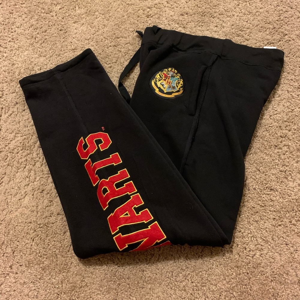 Men’s small Hogwarts sweats